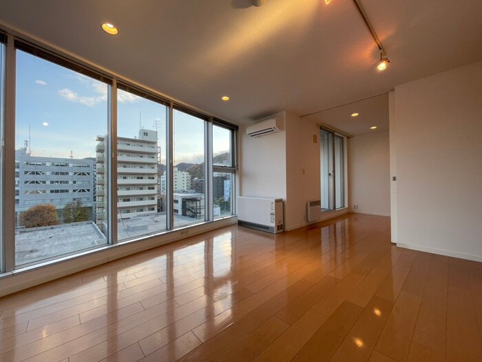 ＩＮＦＩＮＩＴＹ２２の物件内観写真