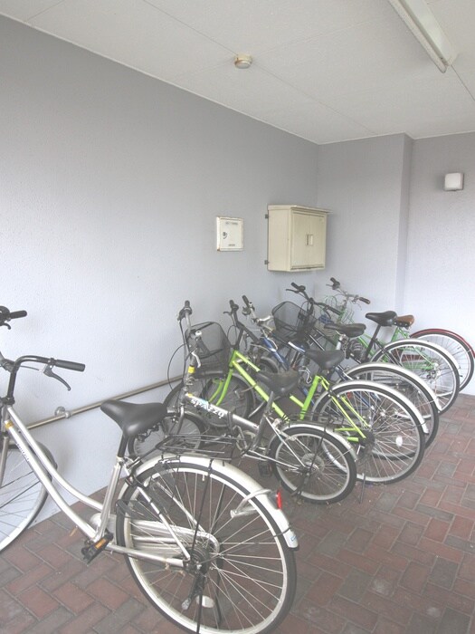 チェリ－ハウスの物件外観写真