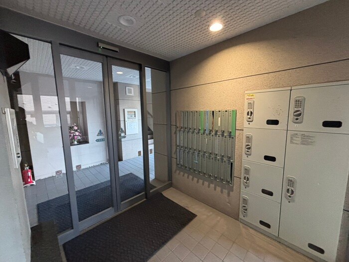 イーストウォールの物件外観写真