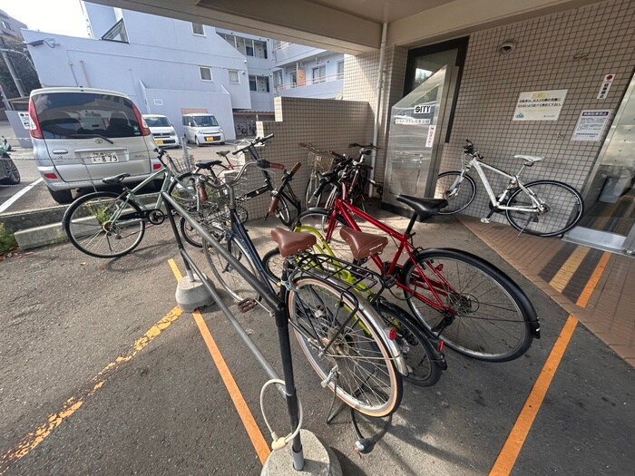 シティアドレ月寒公園の物件外観写真