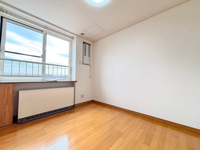 ＣＯＬＬＩＮＳ・４２の物件内観写真