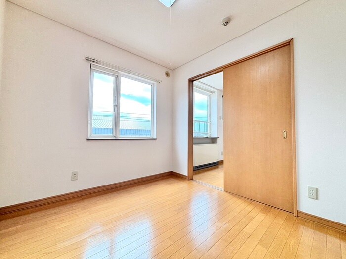 ＣＯＬＬＩＮＳ・４２の物件内観写真