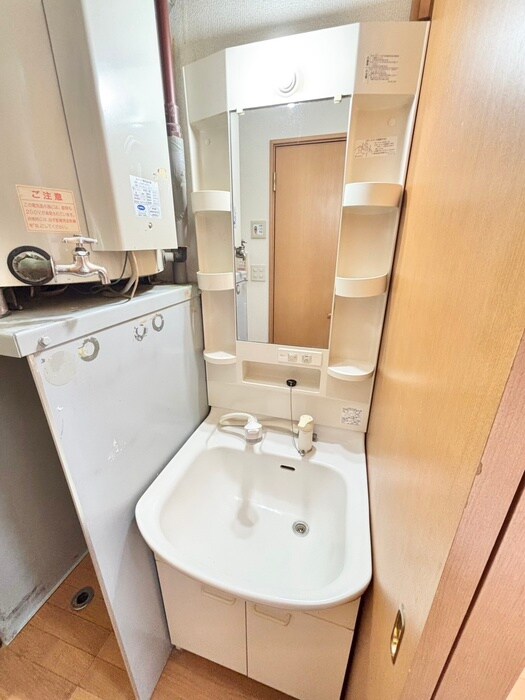 ＣＯＬＬＩＮＳ・４２の物件内観写真