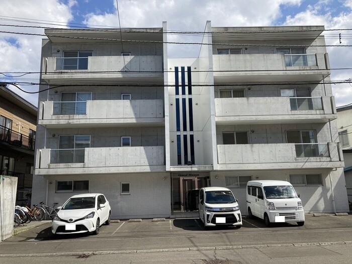 グランメゾン西町の物件外観写真