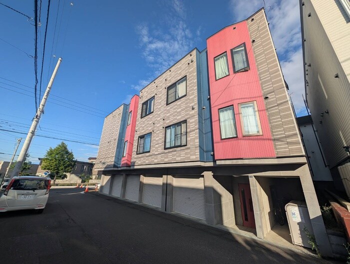 プランドール西町の物件外観写真