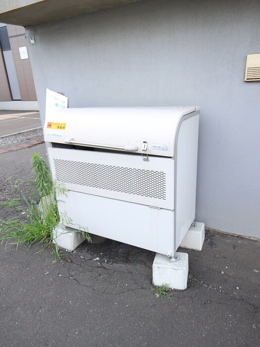 メープルシティの物件外観写真