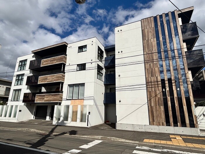 ピオネロ山鼻の物件外観写真