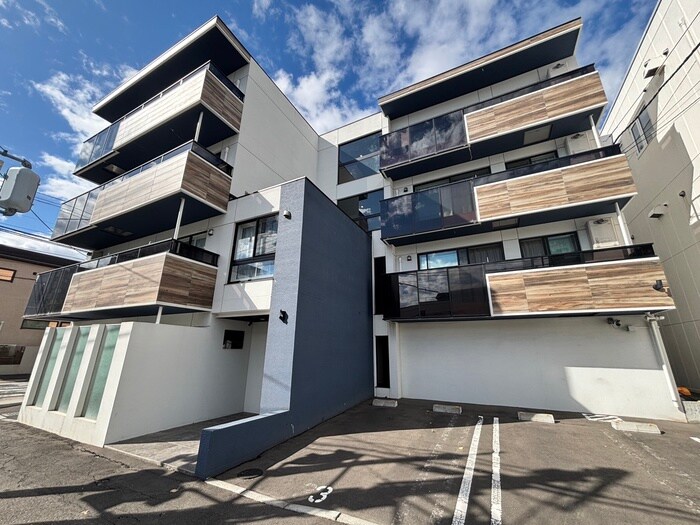 ピオネロ山鼻の物件外観写真