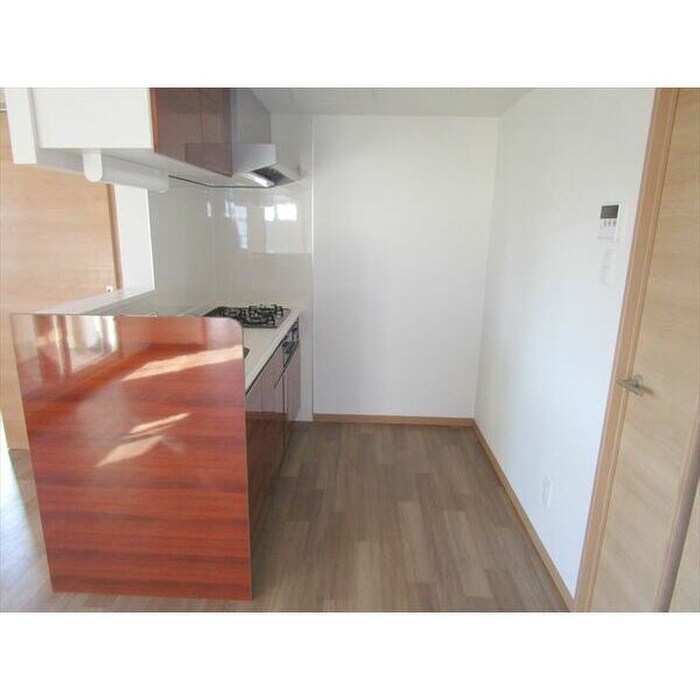 ＮＯＯＮ南山鼻の物件内観写真