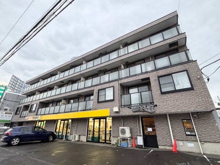 カルフ－ル麻生の物件外観写真