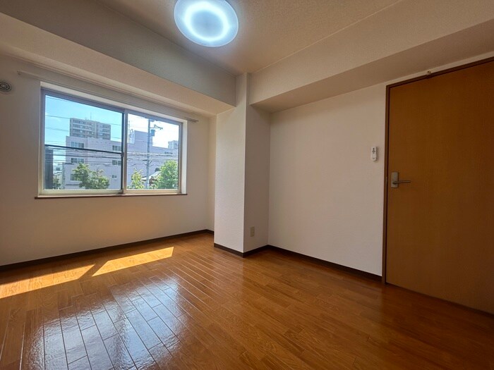 カルフ－ル麻生の物件内観写真