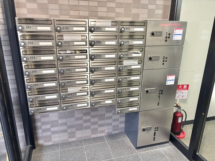 カルフ－ル麻生の物件外観写真