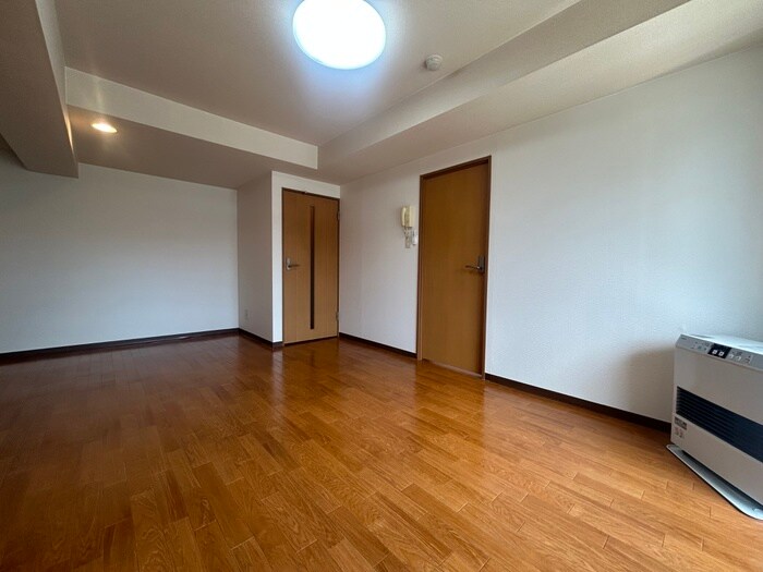 カルフ－ル麻生の物件内観写真