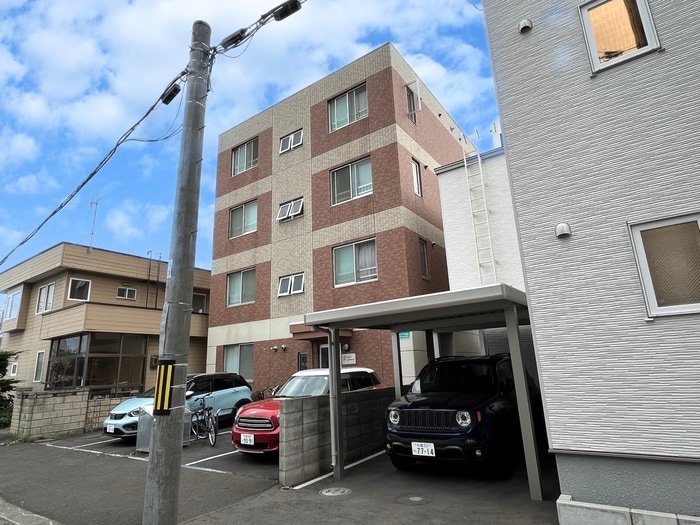 グランドフラワ－の物件外観写真