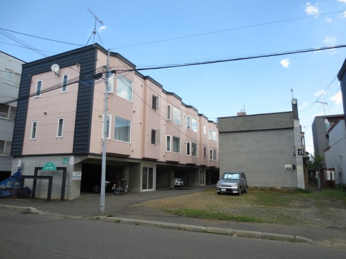 ＡＹ七番館の物件外観写真