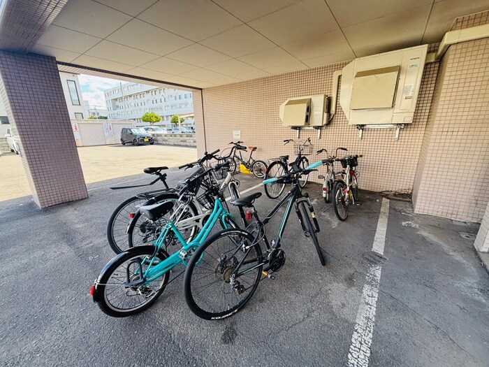 ジュマ旭ヶ丘の物件外観写真