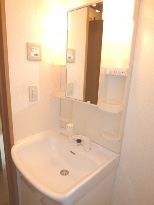 CONFIDENCE菊水元町の物件内観写真