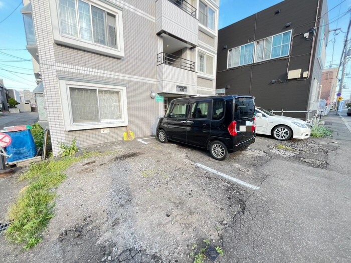 ペントハウス札幌の物件外観写真