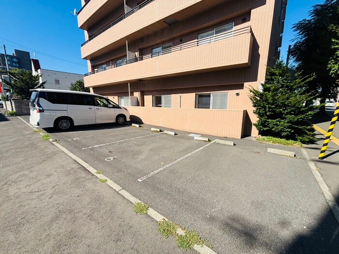 ブルーリーフ桑園の物件外観写真