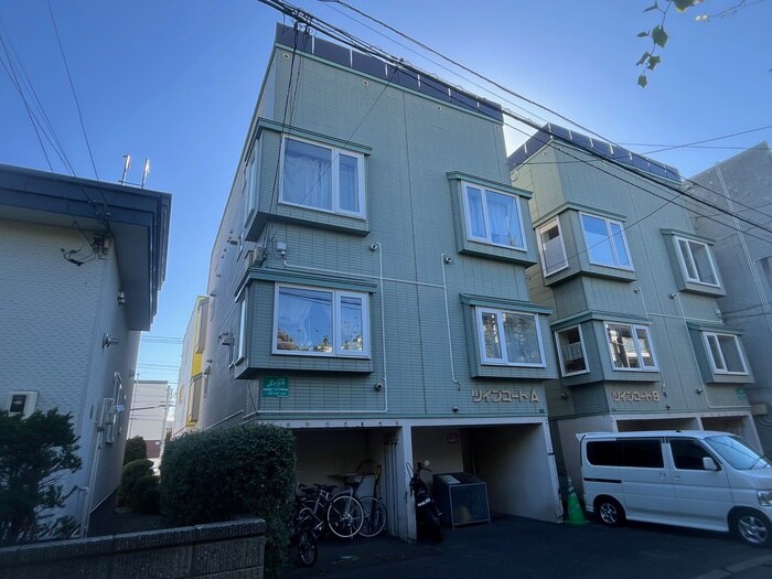 ツインコ－トＡ棟の物件外観写真