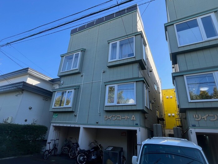 ツインコ－トＡ棟の物件外観写真