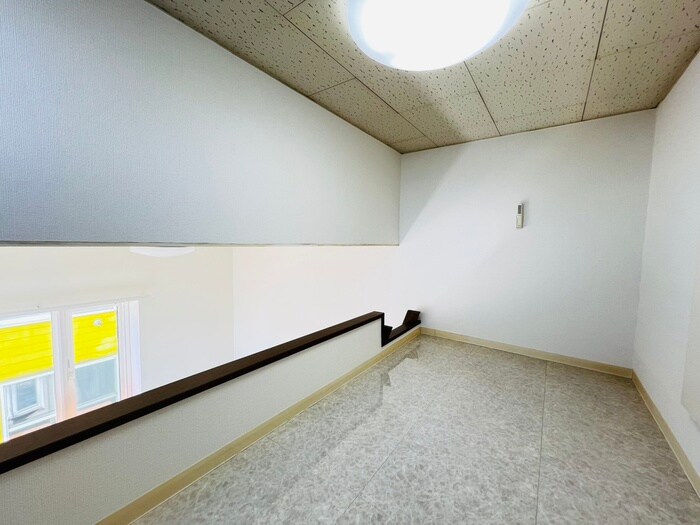 ツインコ－トＡ棟の物件内観写真