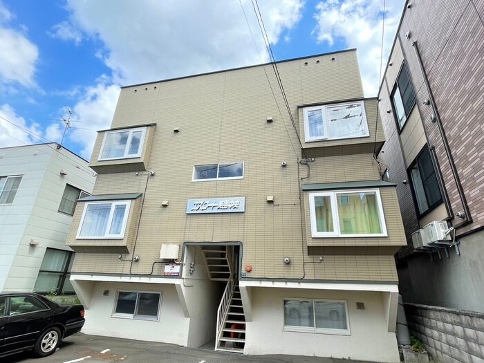 エスコ－ト美園中央の物件外観写真