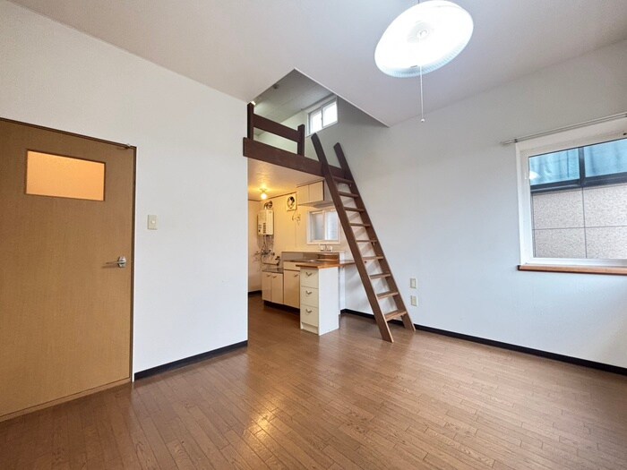 エスコ－ト美園中央の物件内観写真