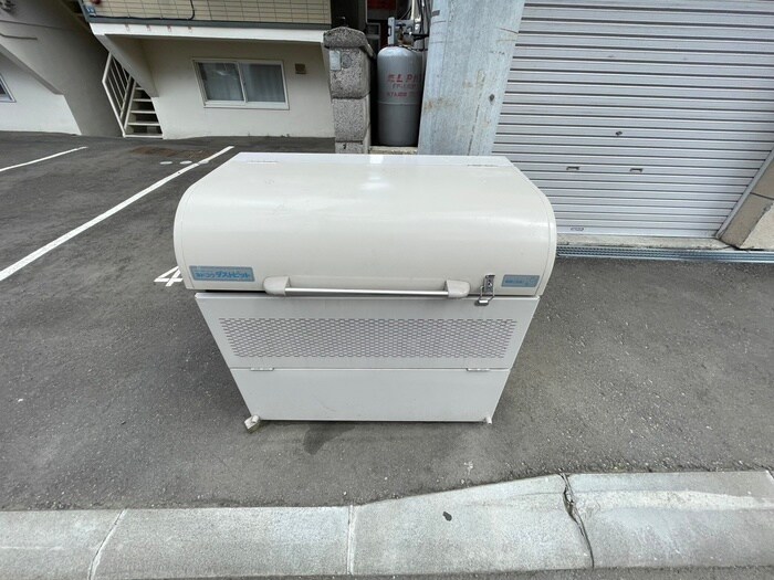 エスコ－ト美園中央の物件外観写真