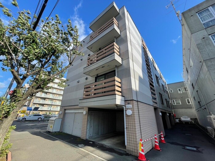 アビタ円山の物件外観写真