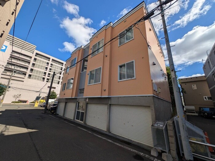 ﾌﾟﾗｲﾑﾊｳｽ琴似の物件外観写真