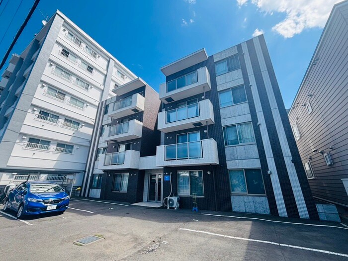 アスティル伏見の物件外観写真