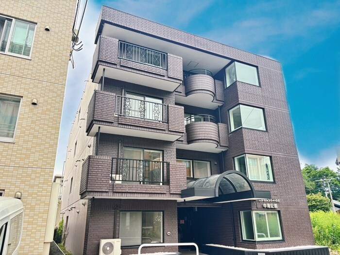 ｴｸｾﾚﾝﾄﾊｳｽ中島公園165の物件外観写真