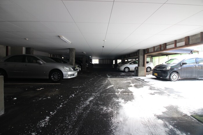 ｱ-ｽ南郷２１の物件外観写真