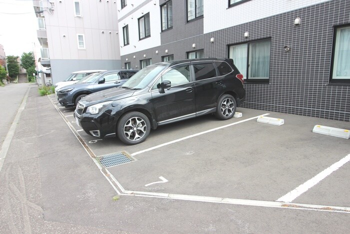 ラグジースペース平岸の物件外観写真