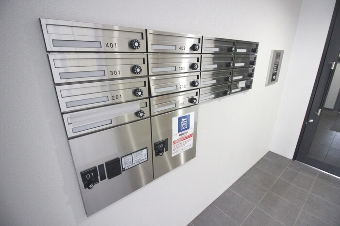 ラグジースペース平岸の物件外観写真