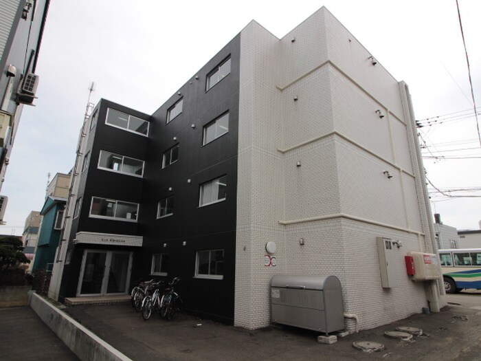 INOVE札幌北16条の物件外観写真