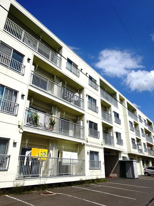 リベルティ山鼻の物件外観写真