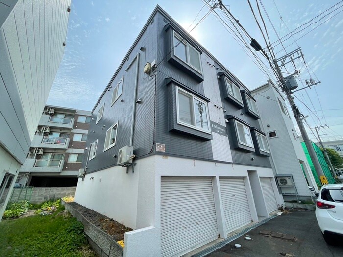 エミネンス美園　１１４の物件外観写真