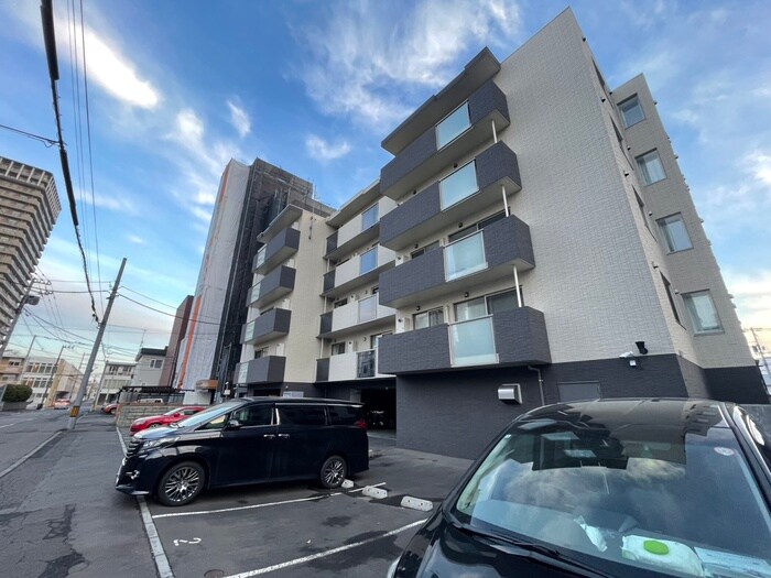 ピオネロ伏見の物件外観写真