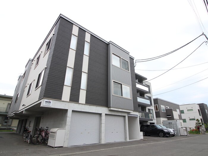 メゾンアヴェニューアヌの物件外観写真