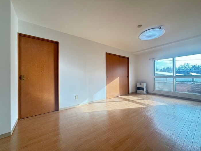 ﾌｧｲﾌﾞ・ｳｪｰﾌﾞの物件内観写真