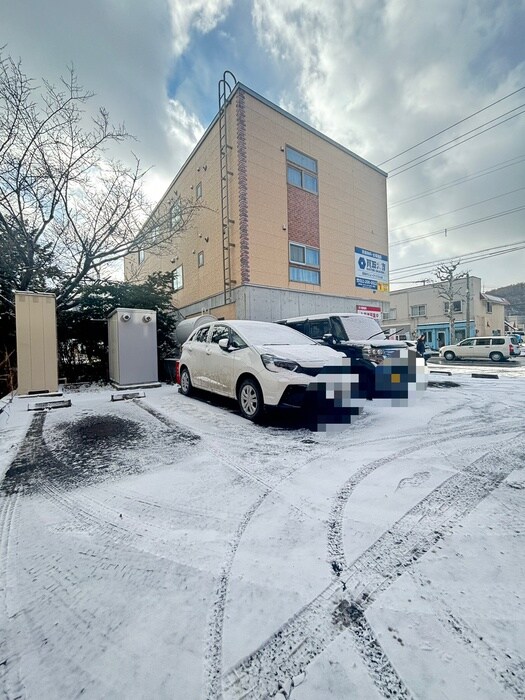 ﾌｧｲﾌﾞ・ｳｪｰﾌﾞの物件外観写真