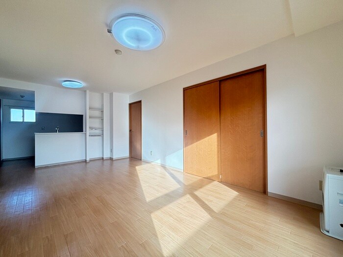 ﾌｧｲﾌﾞ・ｳｪｰﾌﾞの物件内観写真