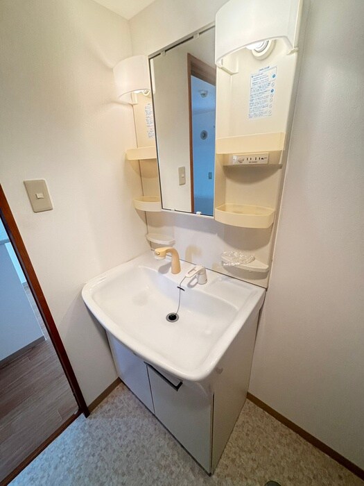 ﾌｧｲﾌﾞ・ｳｪｰﾌﾞの物件内観写真