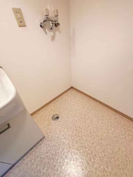 ﾌｧｲﾌﾞ・ｳｪｰﾌﾞの物件内観写真