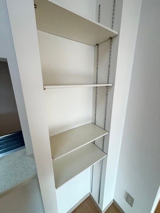 ﾌｧｲﾌﾞ・ｳｪｰﾌﾞの物件内観写真