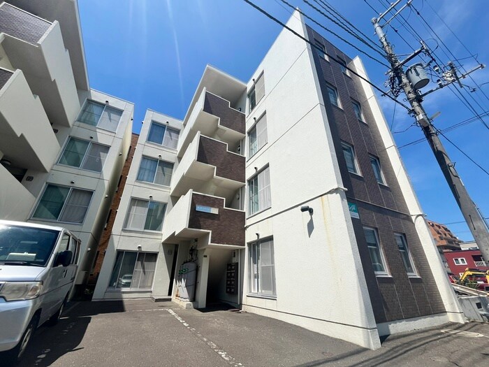 ﾋﾙｺｰﾄ宮の森ｲｰｽﾄｳｲﾝｸﾞの物件外観写真