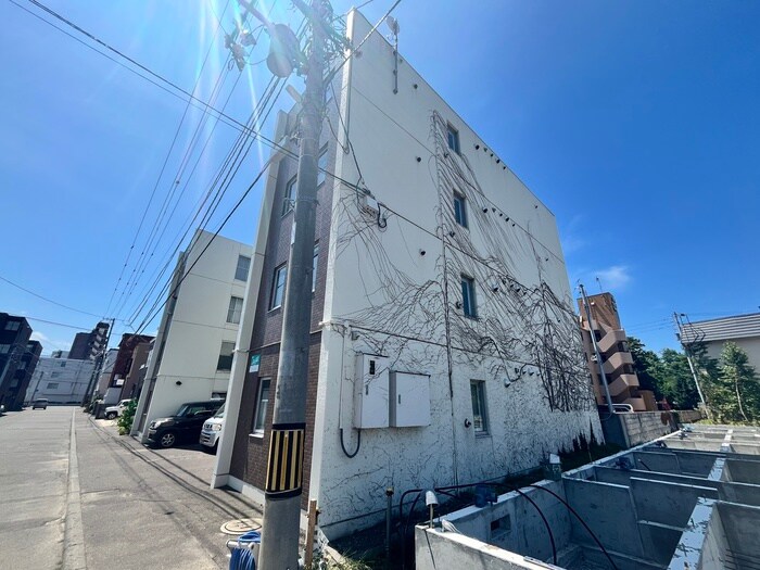 ﾋﾙｺｰﾄ宮の森ｲｰｽﾄｳｲﾝｸﾞの物件外観写真