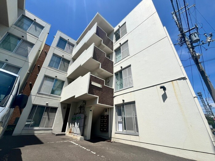 ﾋﾙｺｰﾄ宮の森ｲｰｽﾄｳｲﾝｸﾞの物件外観写真